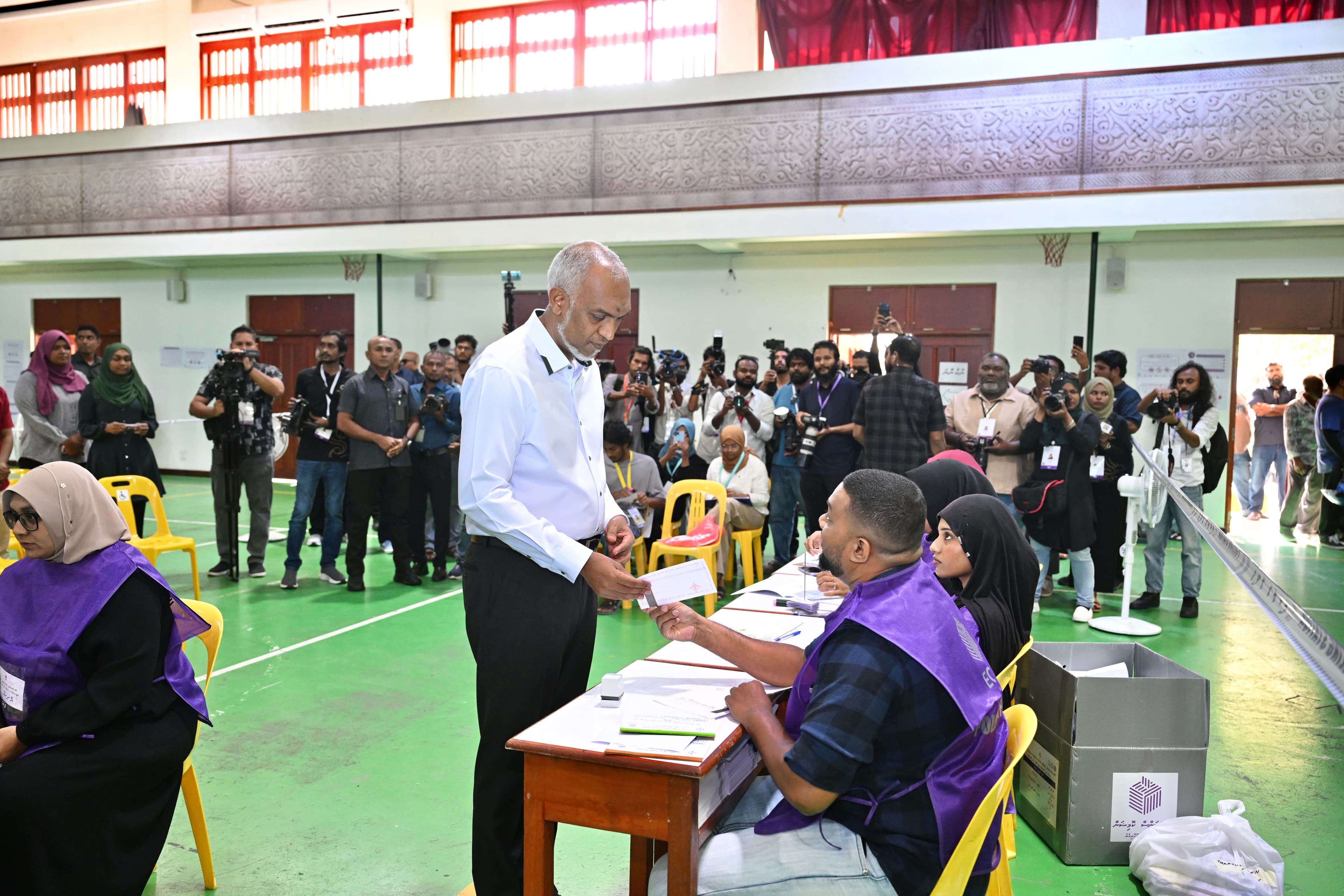 President casts ballot in local elections and public referendum